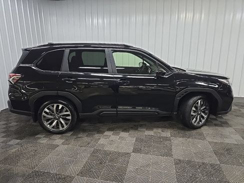 Used 2025 Subaru Forester Touring AWD/4WD image 2