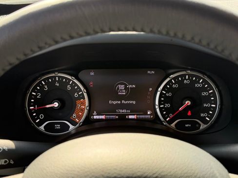 Used 2022 Jeep Renegade Altitude w/ Convenience Group image 19