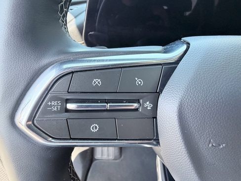 Used 2025 Chevrolet Traverse LT image 14