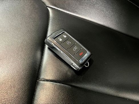 Used 2024 Jeep Grand Cherokee Limited image 10