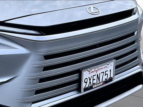 Certified 2026 Lexus TX 500h AWD w/ Technology Package image 28