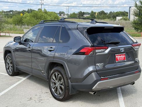 Used 2022 Toyota RAV4 Limited AWD/4WD image 4