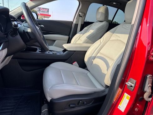 Used 2022 Cadillac XT4 Premium Luxury w/ Cold Weather Package FWD image 18