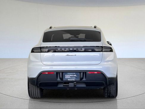 Certified 2025 Porsche Macan 4 Electric image 7
