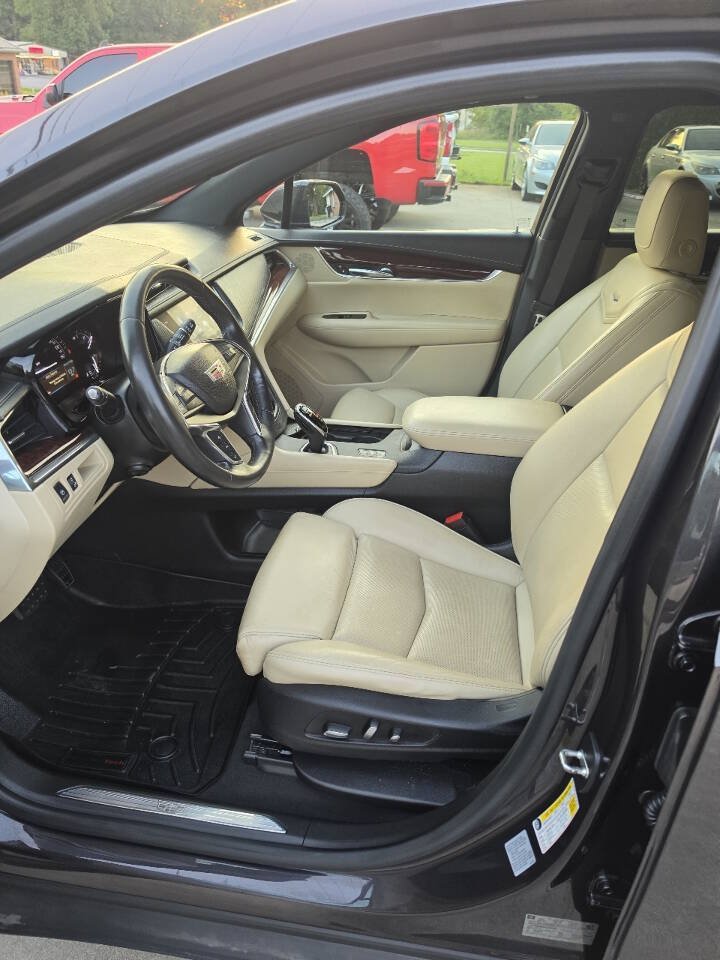 Used 2017 Cadillac XT5 Luxury w/ Driver Awareness Package AWD/4WD image 14