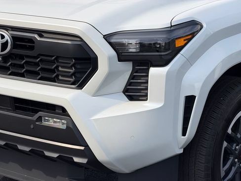 Certified 2024 Toyota Tacoma TRD Sport w/ TRD Sport Premium Package AWD/4WD image 10
