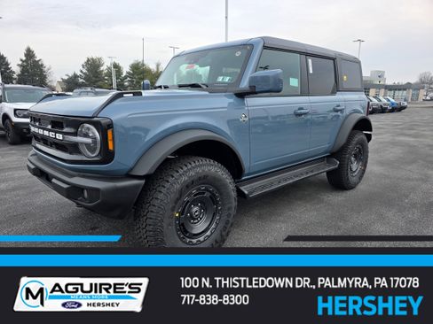 New 2025 Ford Bronco Outer Banks w/ Sasquatch Package AWD/4WD image 8