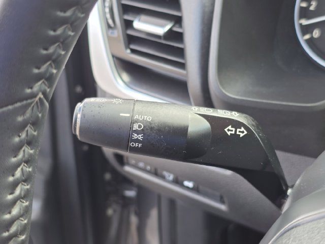 Used 2025 Nissan Rogue SV AWD/4WD image 31