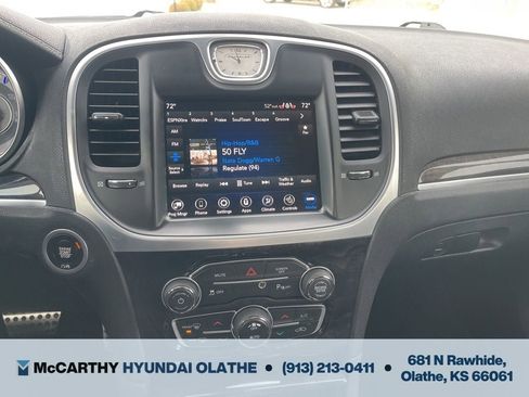 Used 2022 Chrysler 300 Touring L w/ Comfort Group RWD image 9