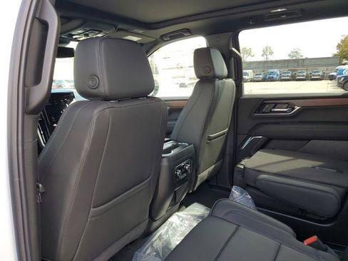 New 2026 GMC Yukon XL Denali w/ Sun & Power Step Package image 10