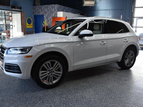 Used 2018 Audi Q5 2.0T Premium Plus w/ Premium Plus Package AWD/4WD image 9