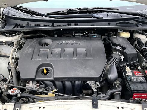 Used 2018 Toyota Corolla LE FWD image 30