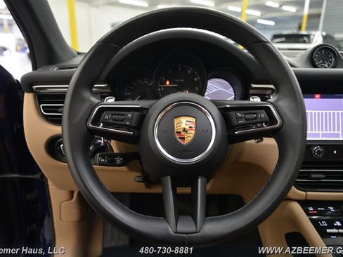 Used 2023 Porsche Macan image 25