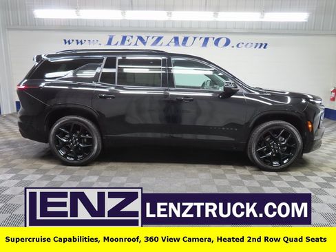 Used 2024 Chevrolet Traverse RS image 1