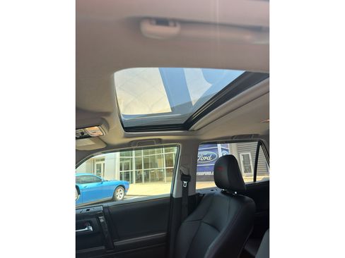 Used 2024 Toyota 4Runner TRD Off-Road Premium w/ Moonroof Package AWD/4WD image 17