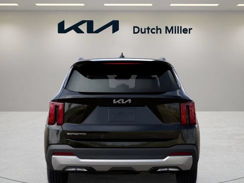 Used 2026 Kia Sorento S FWD image 5