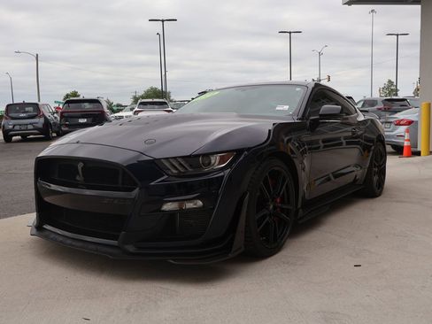 Used 2021 Ford Mustang Shelby GT500 w/ Technology Package RWD image 4