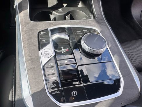 Used 2026 BMW X5 xDrive40i w/ Climate Comfort Package image 10