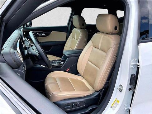 Used 2023 Chevrolet Blazer Premier image 27