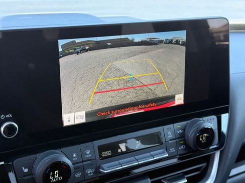 Used 2025 Toyota Grand Highlander AWD image 21