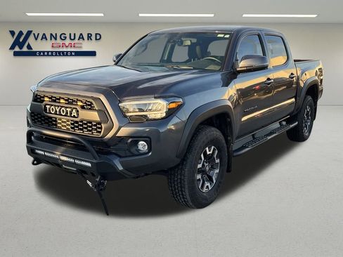 Used 2022 Toyota Tacoma TRD Off-Road image 1