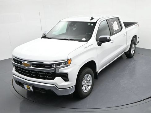 Used 2025 Chevrolet Silverado 1500 LT AWD/4WD image 18