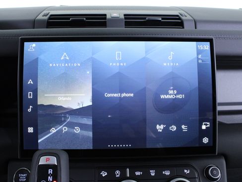 Used 2026 Land Rover Defender 110 S image 25