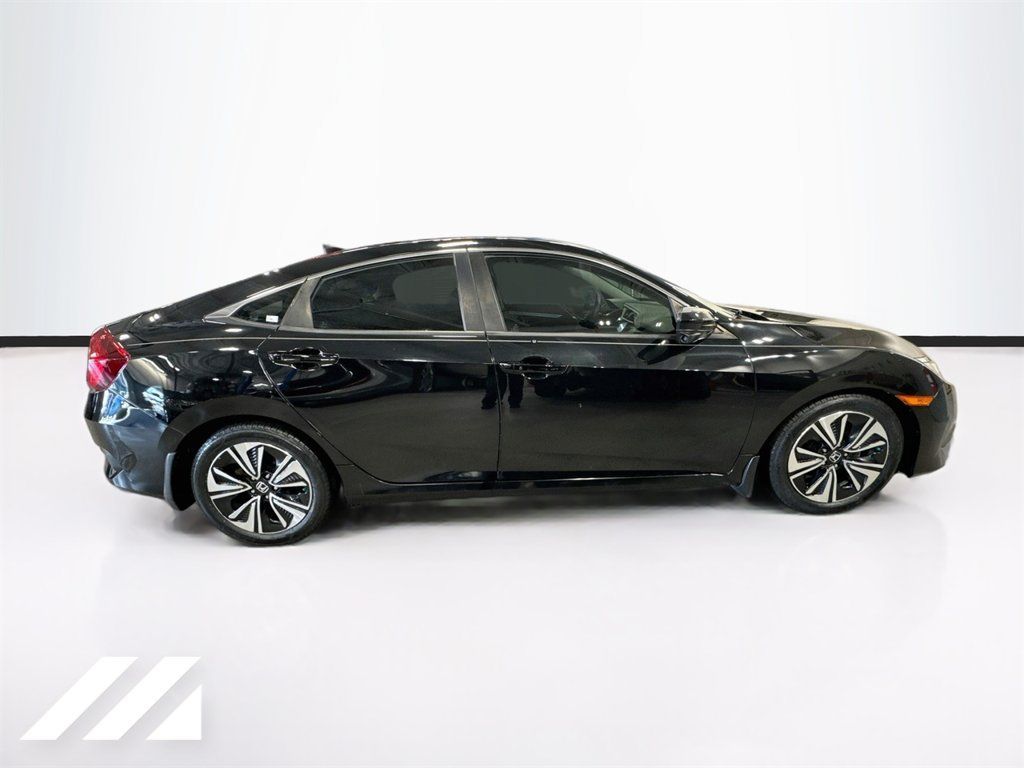Used 2017 Honda Civic EX-T image 4