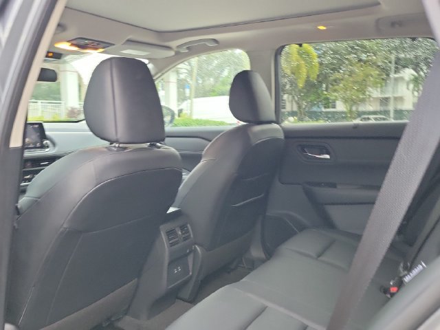 Used 2025 Nissan Rogue SV w/ SV Premium Package FWD image 7