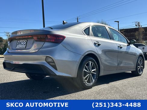 Used 2024 Kia Forte LXS w/ LXS Technology Package image 5