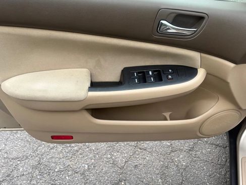 Used 2007 Honda Accord VP image 10