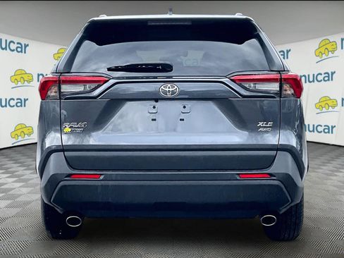 Used 2022 Toyota RAV4 XLE w/ Convenience Package image 5