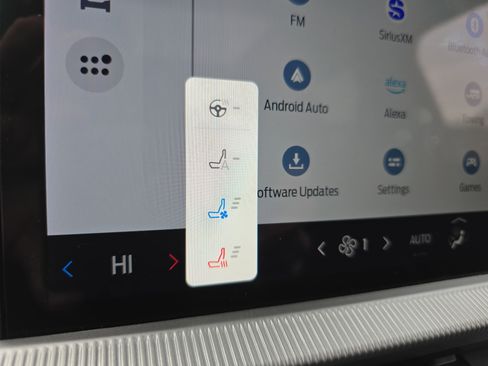 Used 2025 Ford Explorer ST image 28