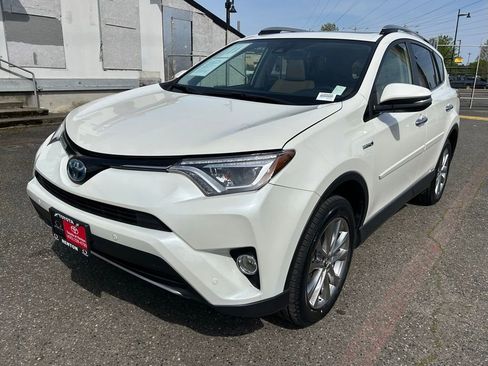 Certified 2018 Toyota RAV4 Limited AWD/4WD image 1