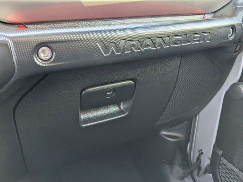 Used 2021 Jeep Wrangler Unlimited Sport AWD/4WD image 26