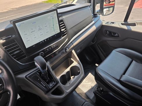 Used 2023 Ford Transit 250 Medium Roof RWD image 20