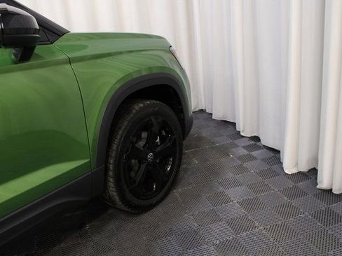 New 2025 Volkswagen Taos SE AWD/4WD image 30