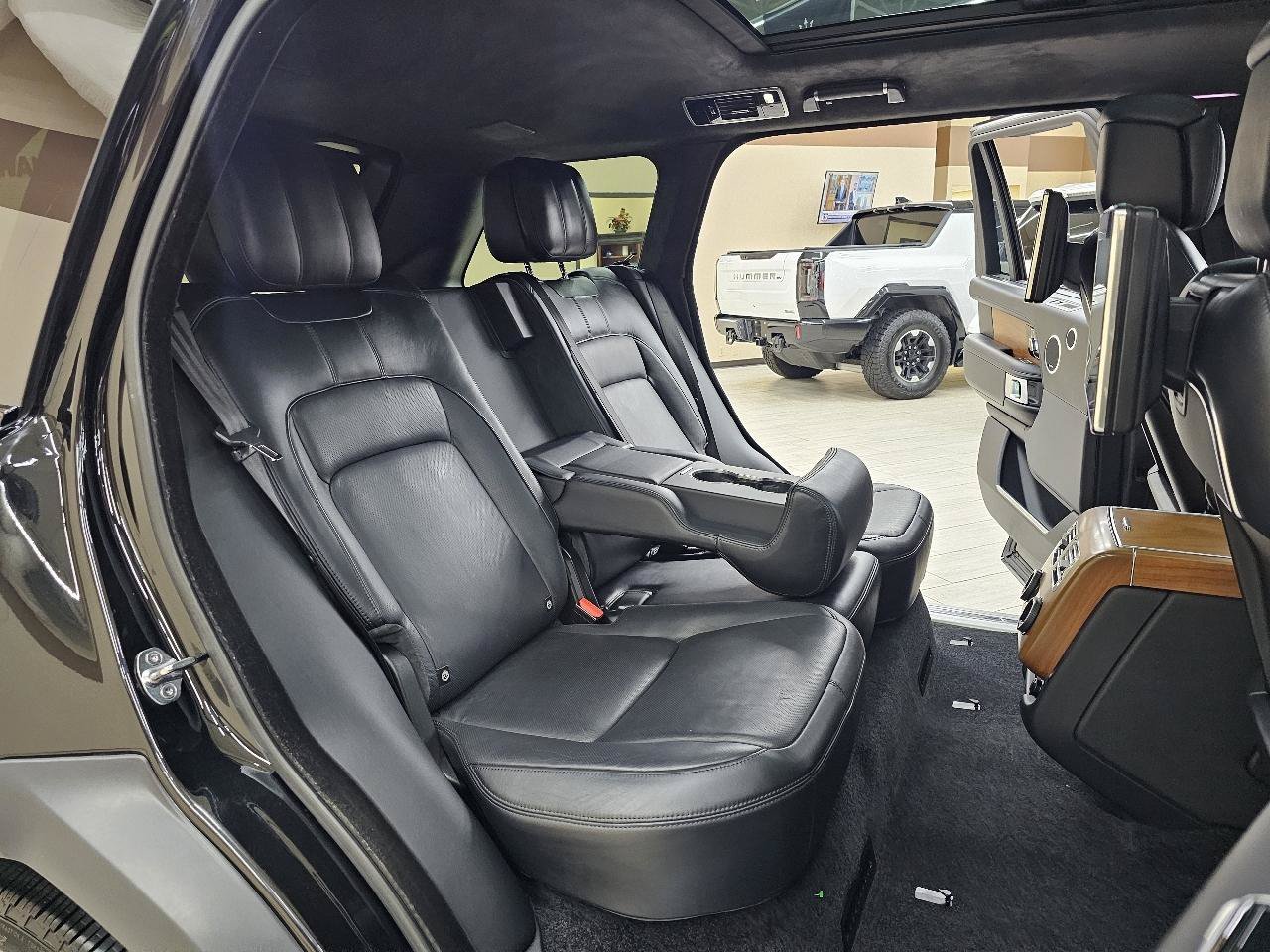 Used 2021 Land Rover Range Rover Long Wheelbase Autobiography AWD/4WD image 22