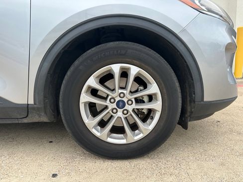 Used 2021 Ford Escape SE FWD image 8