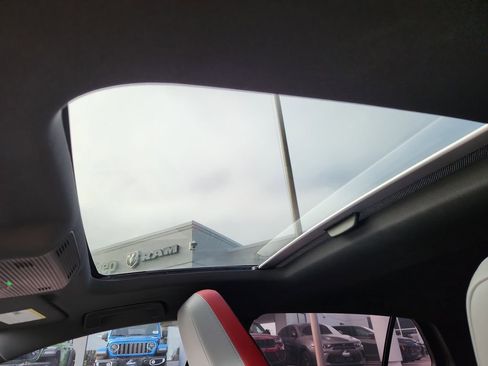 Used 2022 Volkswagen GTI SE image 23