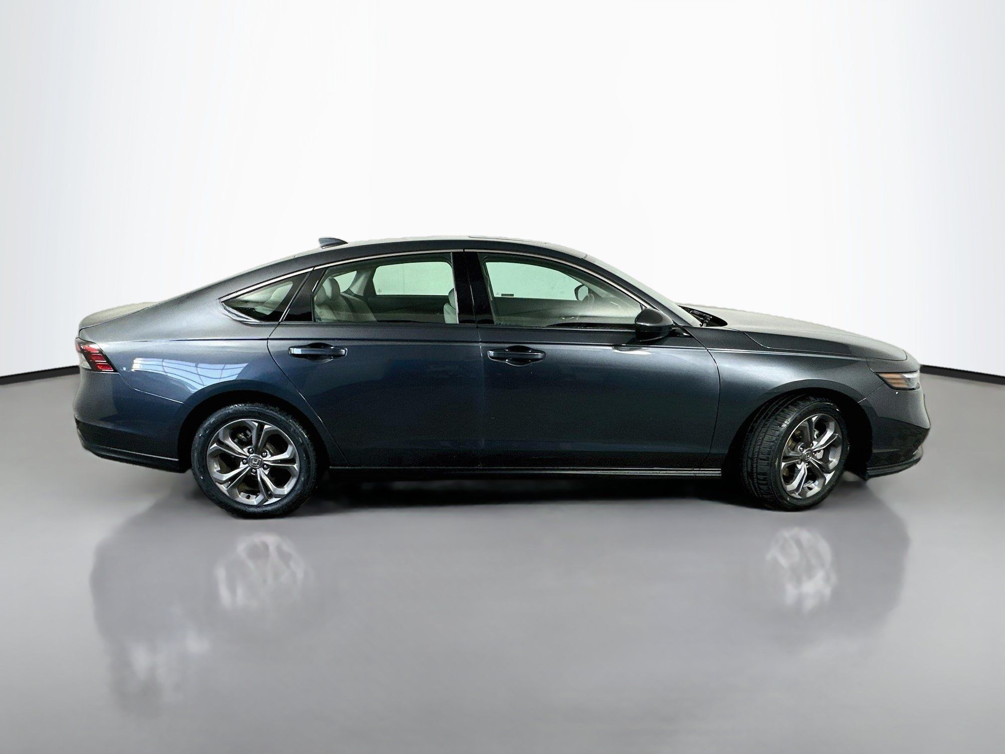 Used 2024 Honda Accord EX image 8