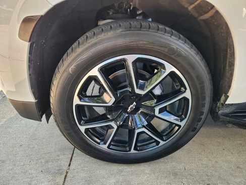 Used 2023 Chevrolet Suburban RST w/ Luxury Package RWD image 9