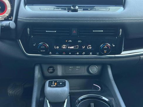 Used 2024 Nissan Rogue SL w/ SL Premium Package image 31