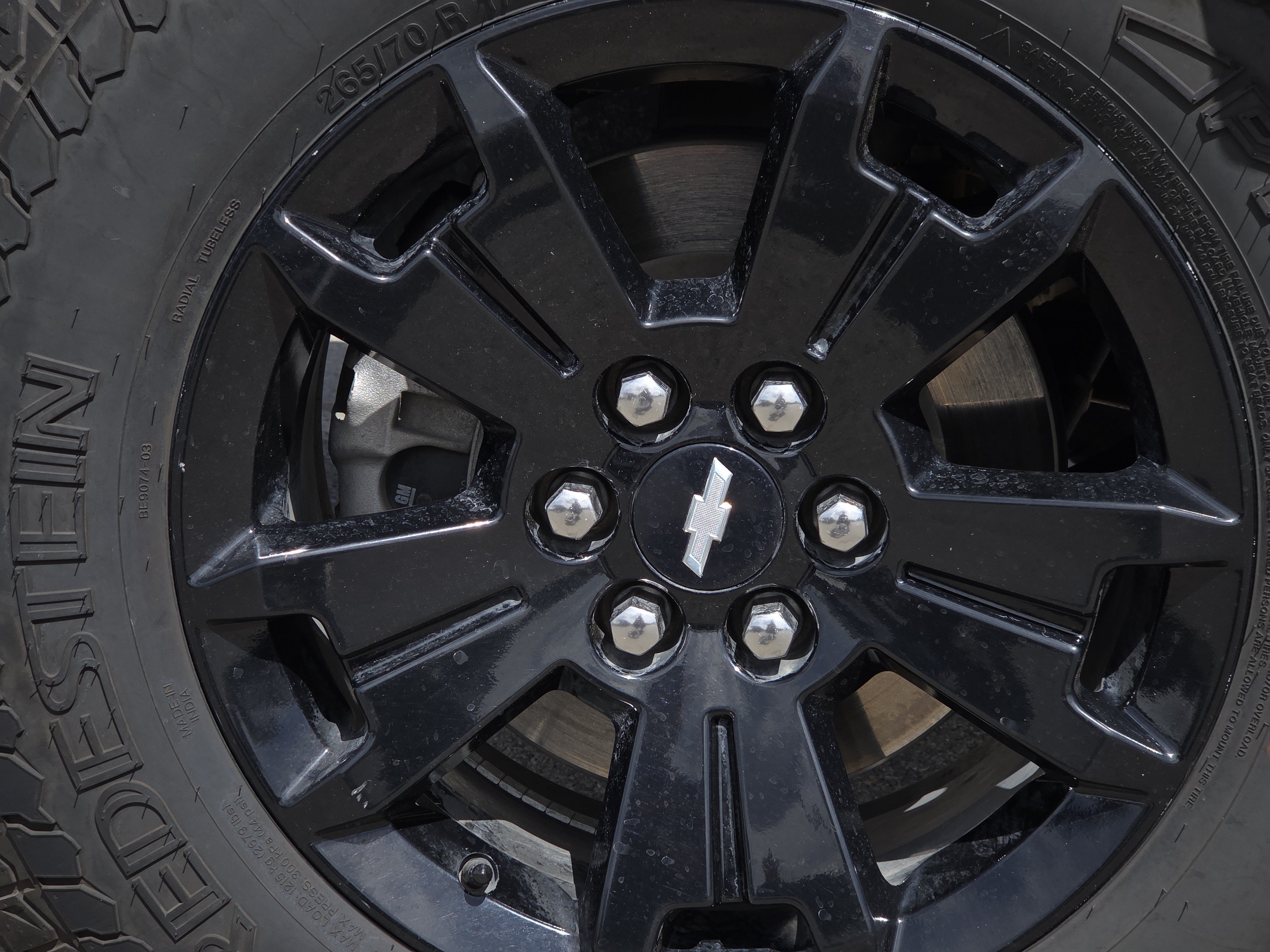 Used 2022 Chevrolet Colorado ZR2 w/ ZR2 Midnight Special Edition AWD/4WD image 25