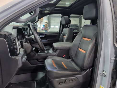 Used 2025 GMC Sierra 2500 AT4 w/ AT4 Premium Plus Package AWD/4WD image 7