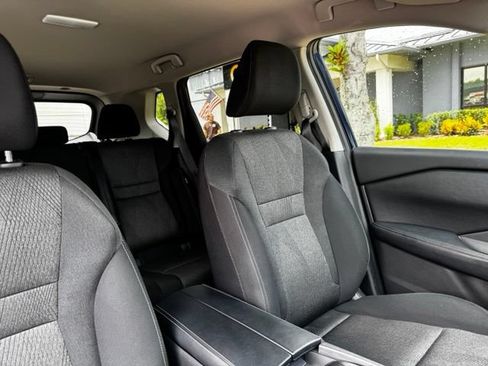 Used 2026 Nissan Rogue SV FWD image 14