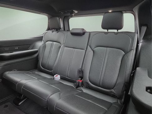 New 2026 Jeep Grand Wagoneer 4WD w/ Premium Group I image 10