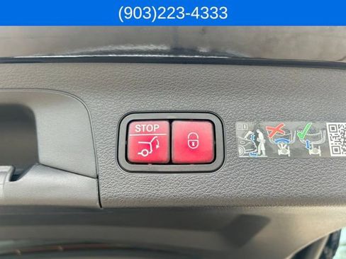 Used 2025 Mercedes-Benz GLS 450 4MATIC image 19