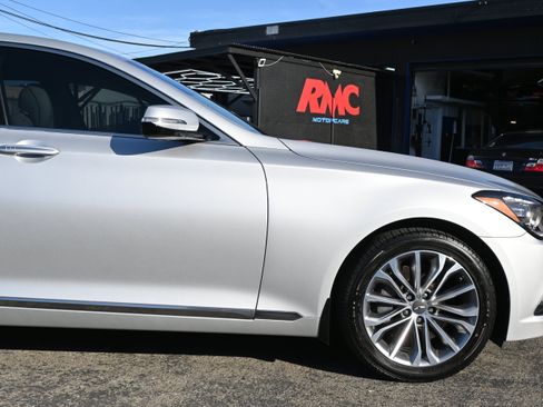 Used 2017 Genesis G80 3.8 RWD image 10
