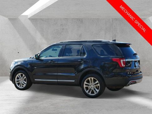 Used 2016 Ford Explorer XLT w/ Equipment Group 202A AWD/4WD image 4